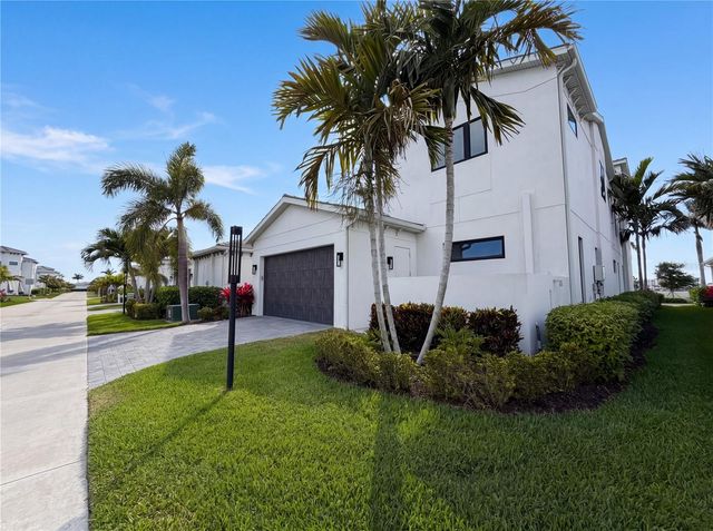 5911 REDBAY BOULEVARD, Bradenton, FL 34210