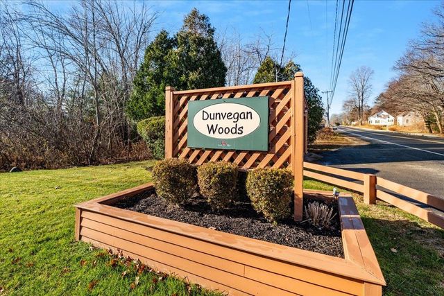 27 Dunvegan Woods Drive, Hampton, NH 03842