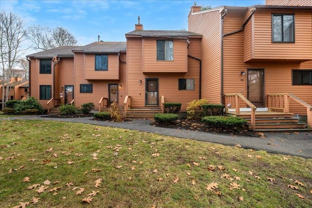 27 Dunvegan Woods Drive, Hampton, NH 03842