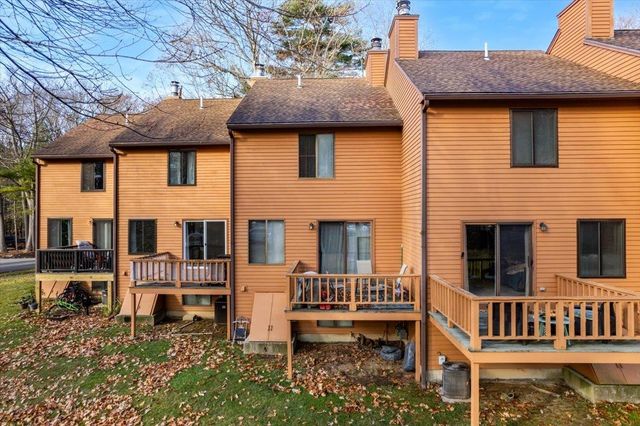 27 Dunvegan Woods Drive, Hampton, NH 03842