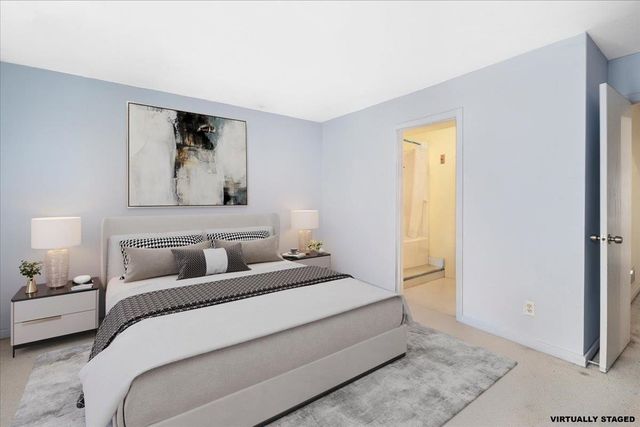 27 Dunvegan Woods Drive, Hampton, NH 03842