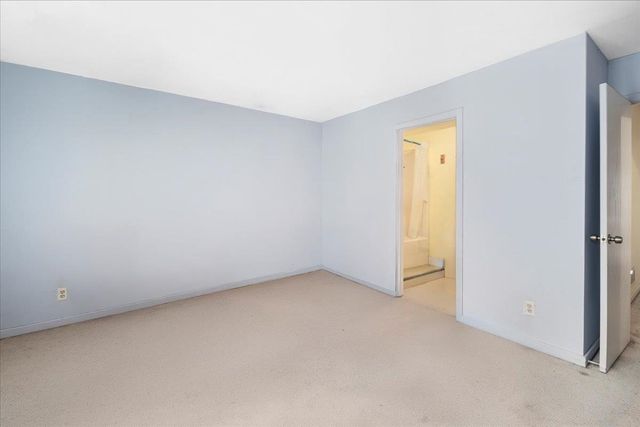 27 Dunvegan Woods Drive, Hampton, NH 03842