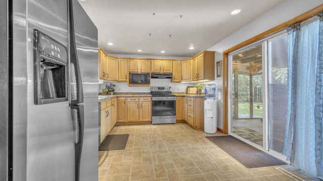 860 Forest AVENUE, Fond Du Lac, WI 54935