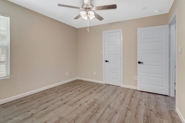 1305 Hadley Drive, Arlington, TX 76011