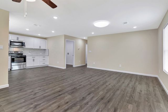 1305 Hadley Drive, Arlington, TX 76011