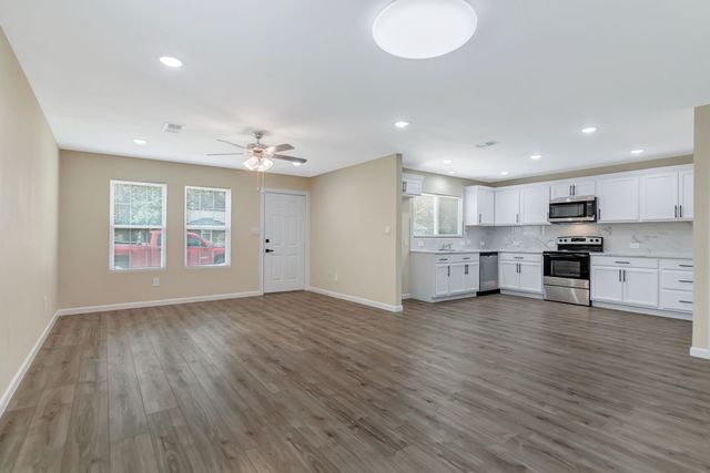 1305 Hadley Drive, Arlington, TX 76011