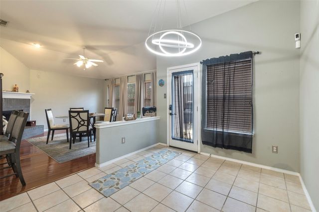 809 Fox Run Trail, Saginaw, TX 76179