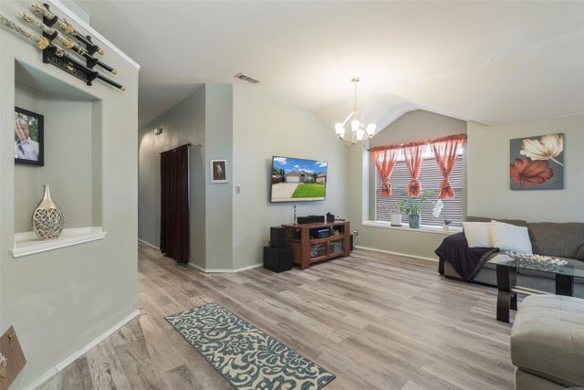 809 Fox Run Trail, Saginaw, TX 76179