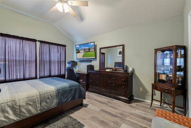 809 Fox Run Trail, Saginaw, TX 76179
