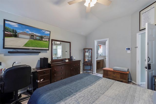 809 Fox Run Trail, Saginaw, TX 76179