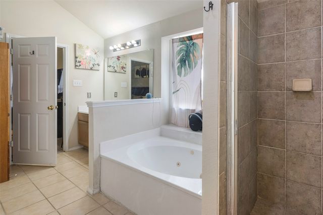 809 Fox Run Trail, Saginaw, TX 76179