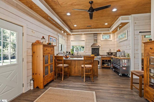 770 Dickson Road, Campobello, SC 29322