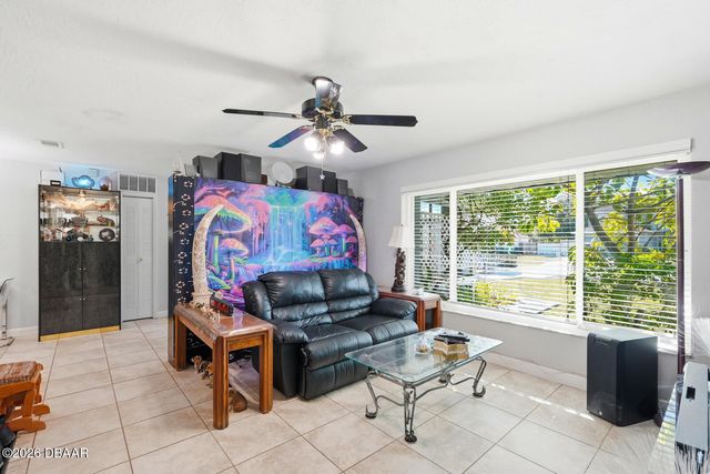 934 Wilmington Drive, Deltona, FL 32725