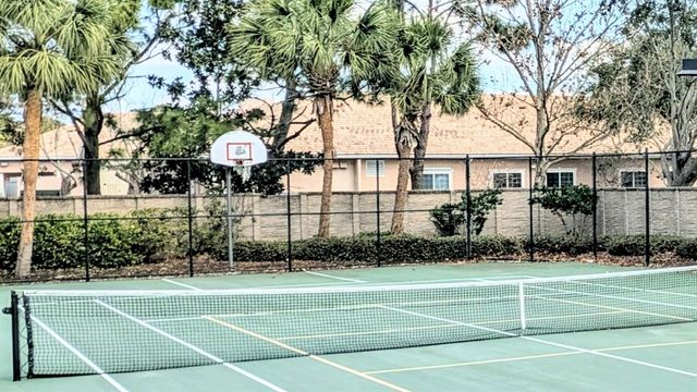 3880 82ND AVENUE CIRCLE E 101, Sarasota, FL 34243