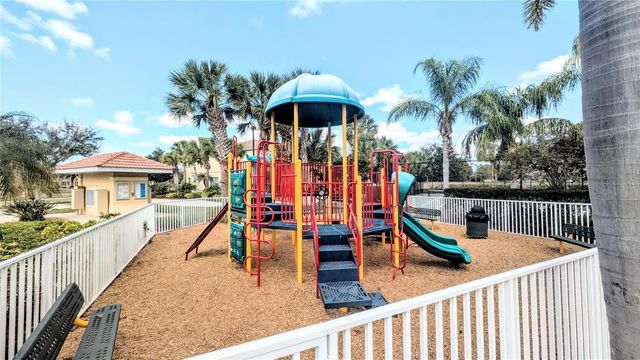 3880 82ND AVENUE CIRCLE E 101, Sarasota, FL 34243
