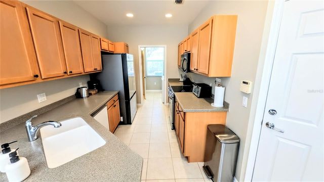 3880 82ND AVENUE CIRCLE E 101, Sarasota, FL 34243