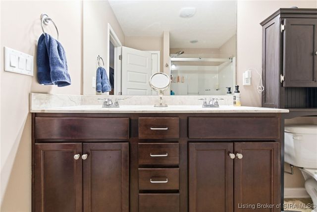 1618 Regans Way, Jeffersonville, IN 47130