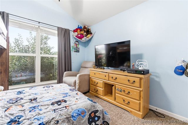 1618 Regans Way, Jeffersonville, IN 47130