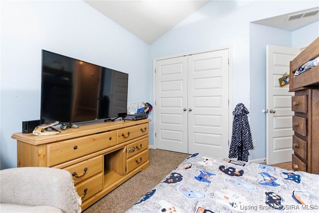 1618 Regans Way, Jeffersonville, IN 47130