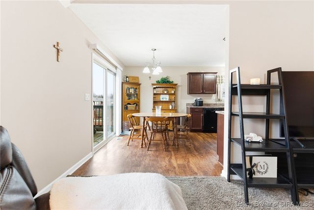 1618 Regans Way, Jeffersonville, IN 47130