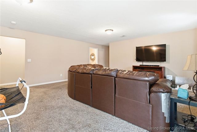 1618 Regans Way, Jeffersonville, IN 47130