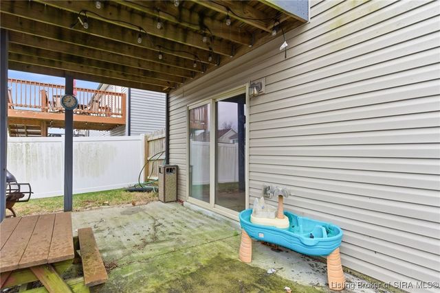 1618 Regans Way, Jeffersonville, IN 47130