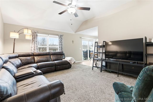 1618 Regans Way, Jeffersonville, IN 47130