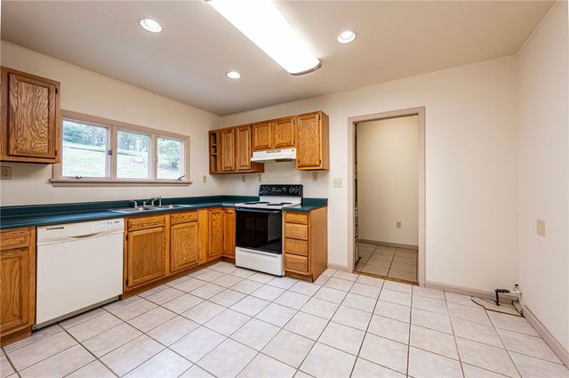 154 Nesslers Lane, Hempfield Twp, PA 15601