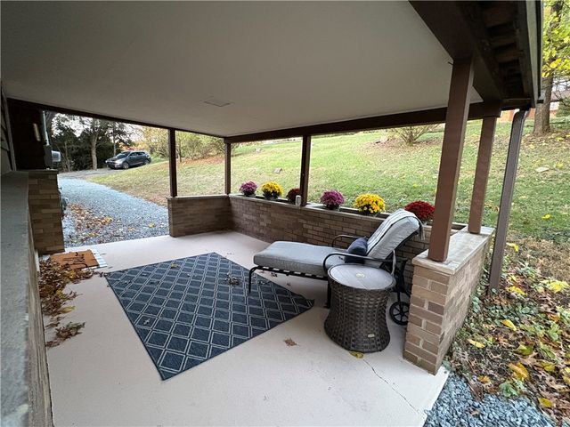 154 Nesslers Lane, Hempfield Twp, PA 15601