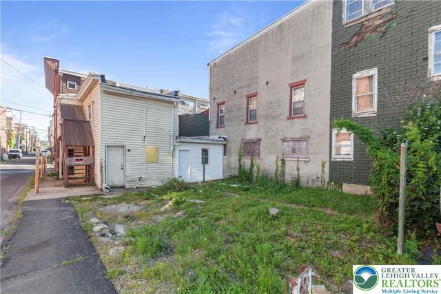 25 West Coal Street, Shenandoah Boro, PA 17976