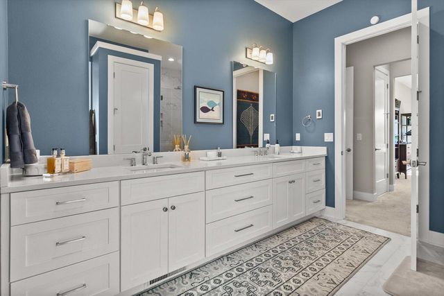 235 Four Winds COURT, Hartland, WI 53029