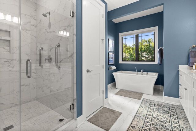 235 Four Winds COURT, Hartland, WI 53029