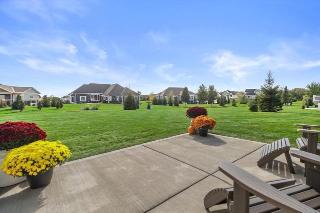 235 Four Winds COURT, Hartland, WI 53029