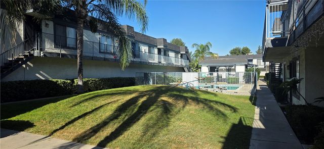 1319 Oakwood Drive 27, San Bernardino, CA 92405