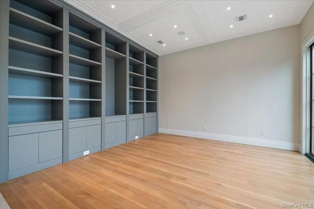 772 Park Lane, North Woodmere, NY 11581