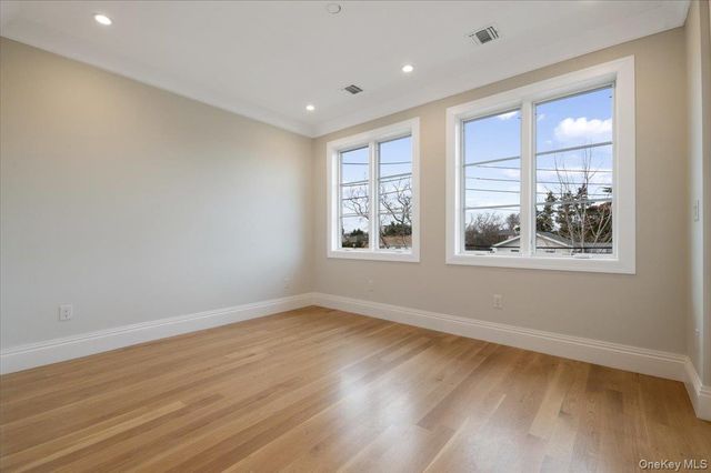 772 Park Lane, North Woodmere, NY 11581