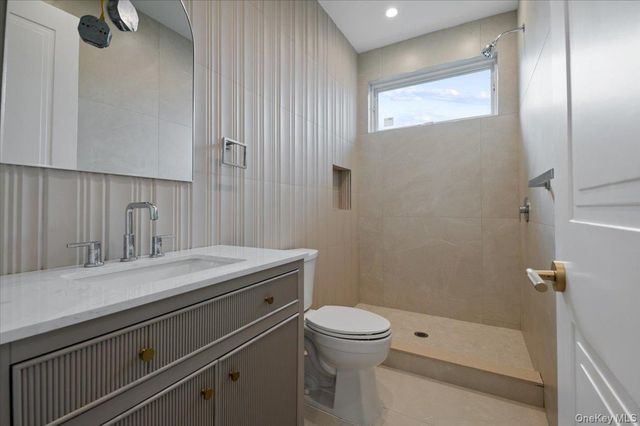 772 Park Lane, North Woodmere, NY 11581