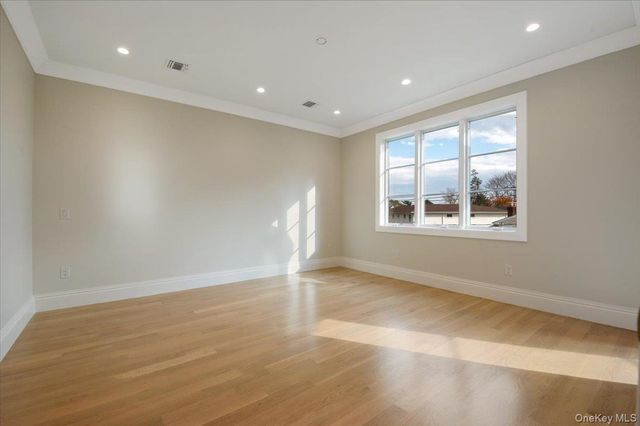 772 Park Lane, North Woodmere, NY 11581