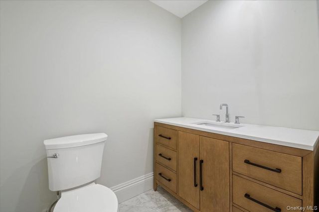 772 Park Lane, North Woodmere, NY 11581