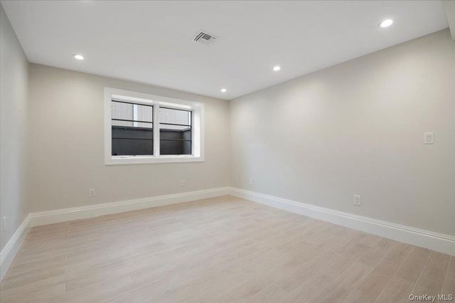 772 Park Lane, North Woodmere, NY 11581