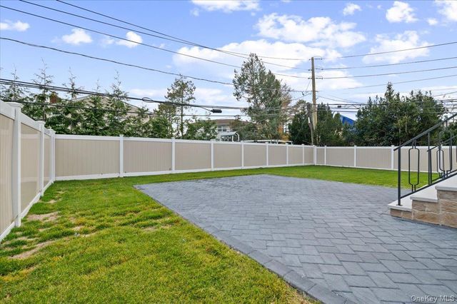 772 Park Lane, North Woodmere, NY 11581