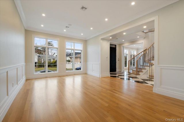 772 Park Lane, North Woodmere, NY 11581