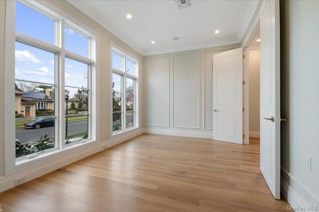 772 Park Lane, North Woodmere, NY 11581