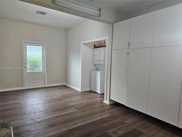 241 NE 1st Ter 1-2, Dania Beach, FL 33004