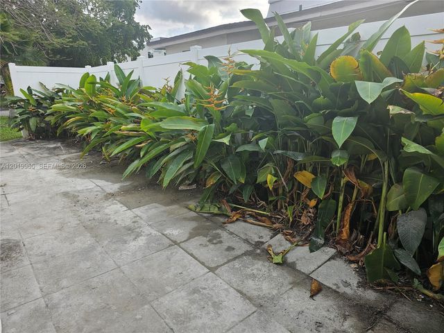 241 NE 1st Ter 1-2, Dania Beach, FL 33004