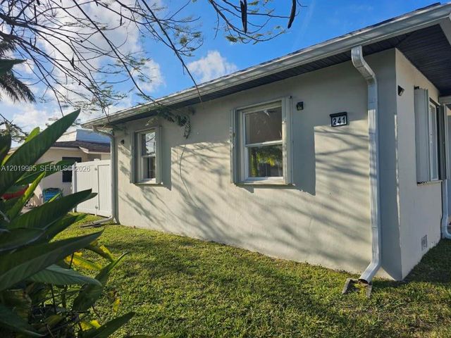 241 NE 1st Ter 1-2, Dania Beach, FL 33004
