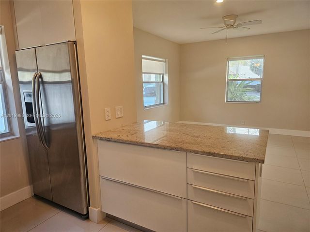 241 NE 1st Ter 1-2, Dania Beach, FL 33004