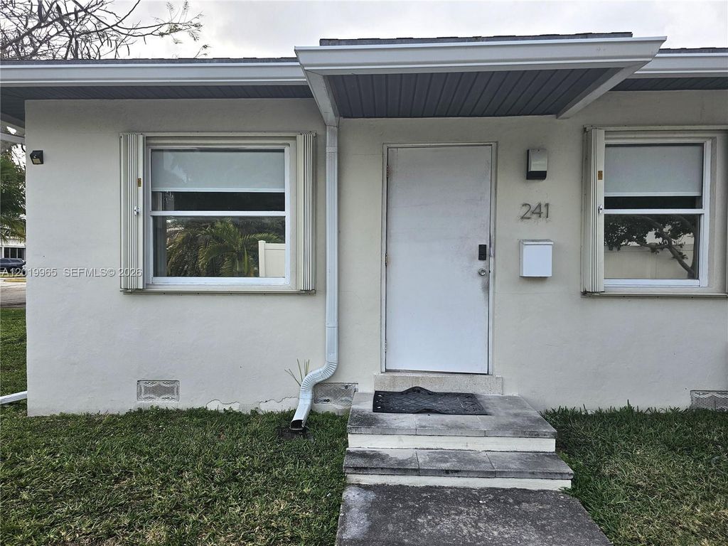 241 NE 1st Ter 1-2, Dania Beach, FL 33004