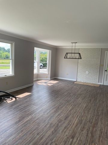 3125 Buffalo Rd, Lawrenceburg, TN 38464