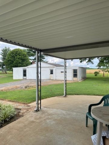 3125 Buffalo Rd, Lawrenceburg, TN 38464